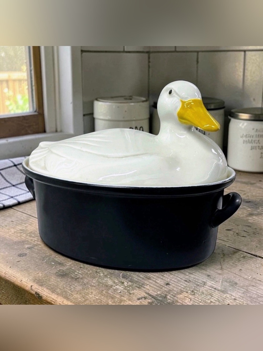 Vintage Hall Carbone Duck Covered Large Casserole Dish 11.25” USA Pottery Mint.